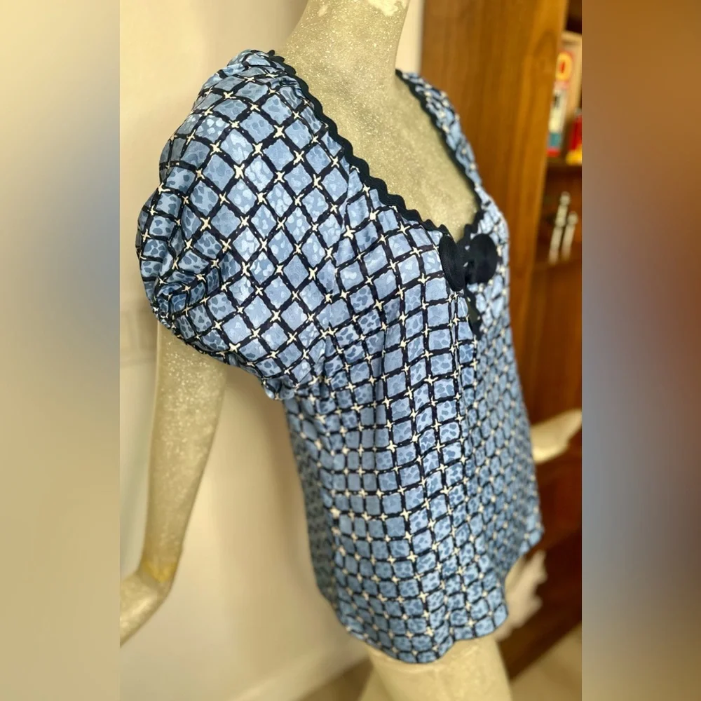 SILK Andrew GN Blue RicRac Square Patterned Short Sleeve Blouse. Size 38 - Picture 4 of 9